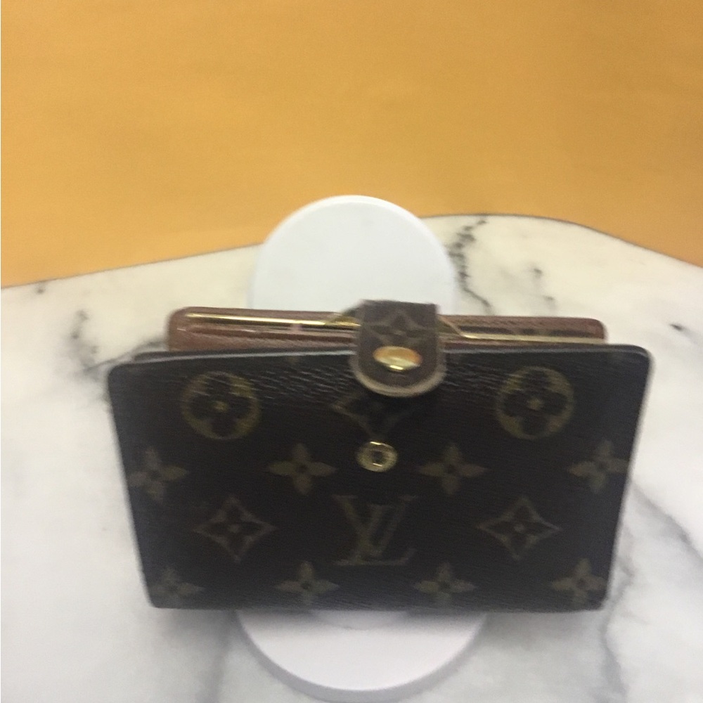 Louis Vuitton Agenda Wallet - Picture 2 of 15